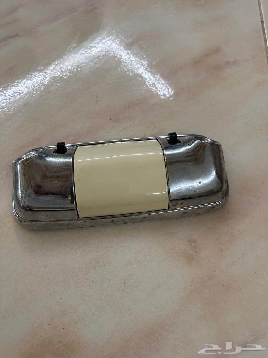 لمبة سقف داخليه للفورد والكابرس الكلاسك نظيفه64427677251969112