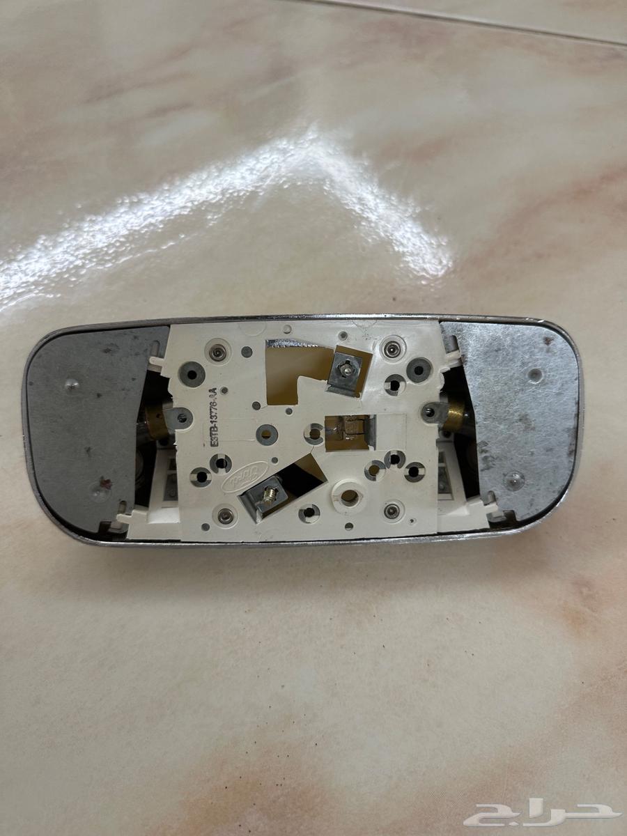 لمبة سقف داخليه للفورد والكابرس الكلاسك نظيفه64427677251969111