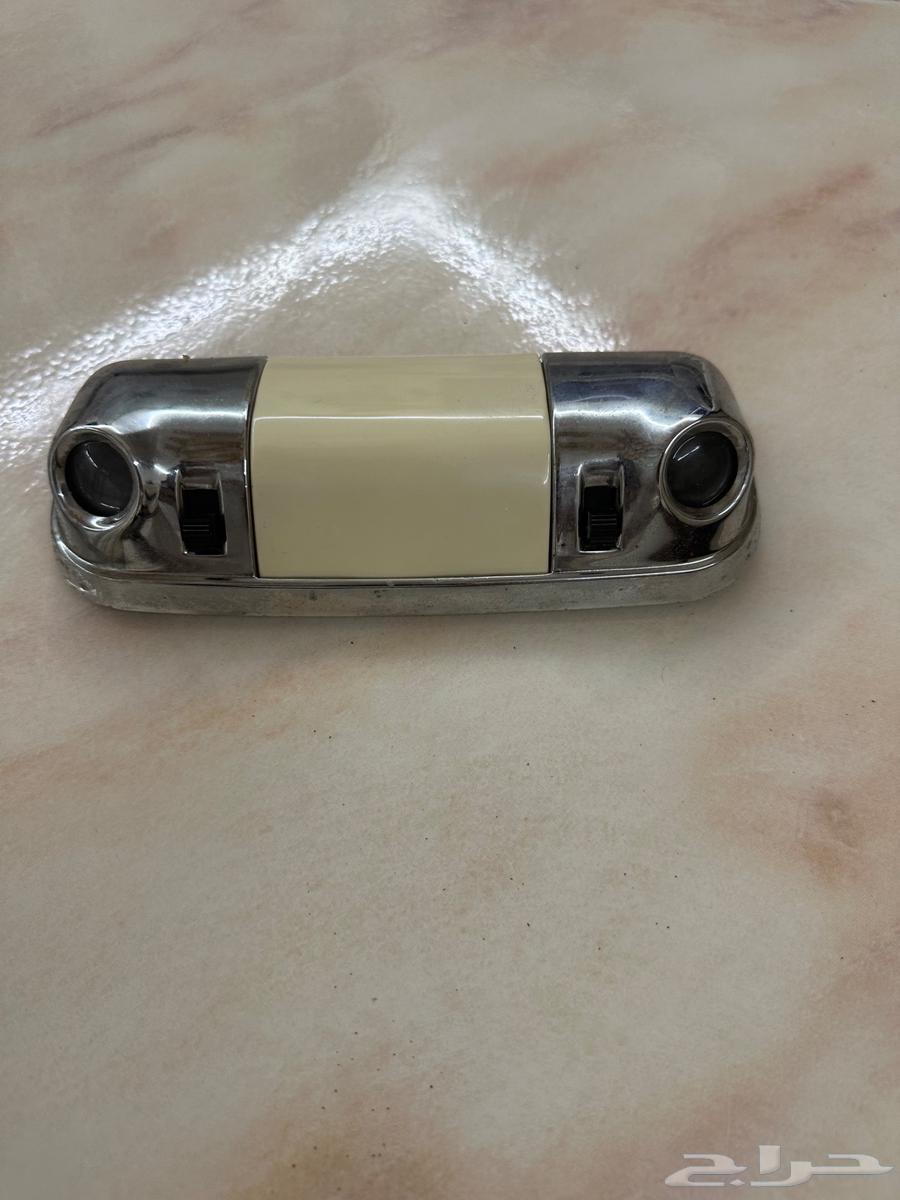 لمبة سقف داخليه للفورد والكابرس الكلاسك نظيفه64427677251969110