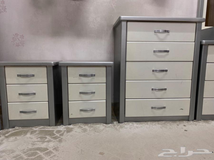 Double bed, dressing table, chest of drawers and wardrobe64266685248770110