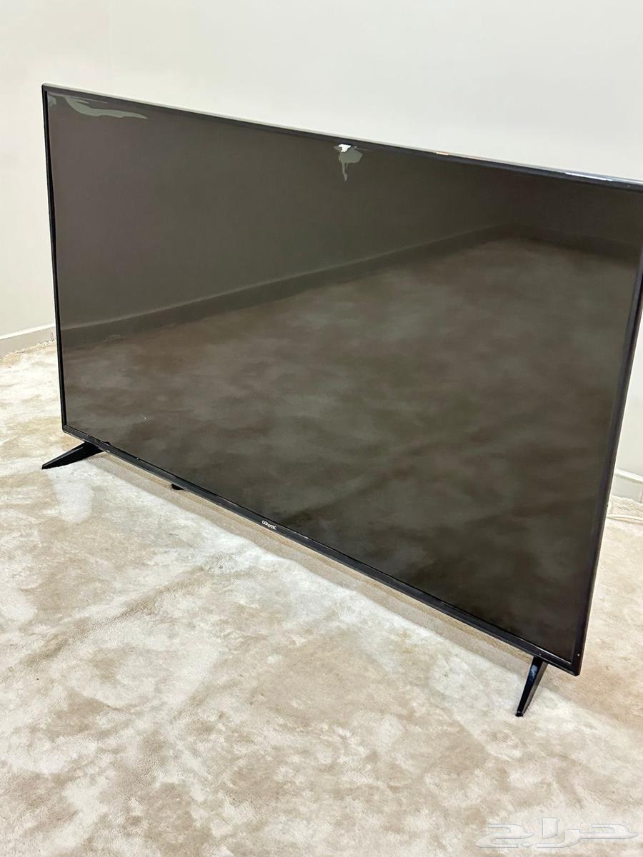 Used sofa and screen64383677467779111