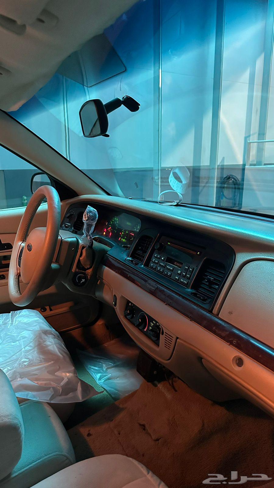 فورد فكتوريا 201164437423059715114