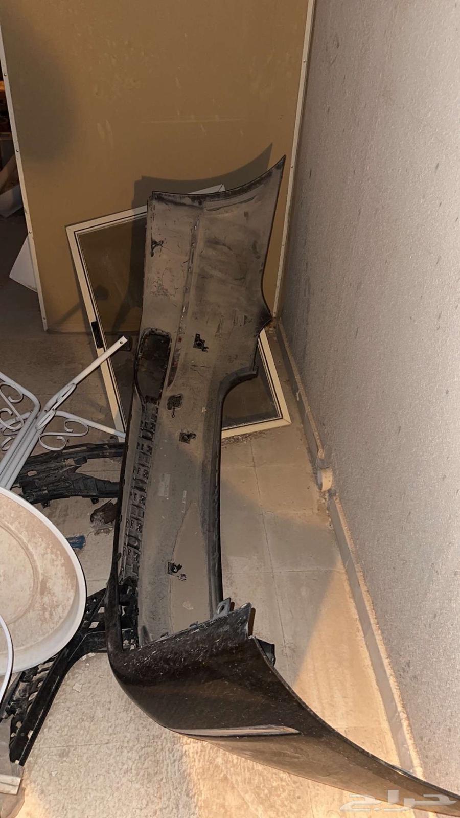 للبيع قطع أصلية BMW 730 موديل 201864437840611969111