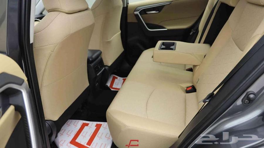 تتوفر فئات تويوتا راف فور 2025 اصفار للنقد والبنك باقل ربح64455045095170110