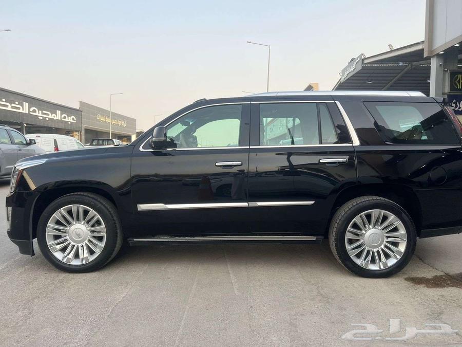 كاديلاك اسكاليد موديل 2019- معرض خلف للسيارات64430341126146112