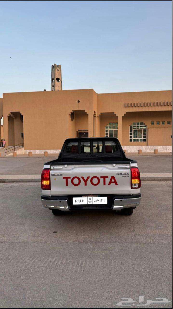 تويوتا هايلكس بنزين GLX2 2023 فل كامل ممشى جدا  قليل64452766285570110