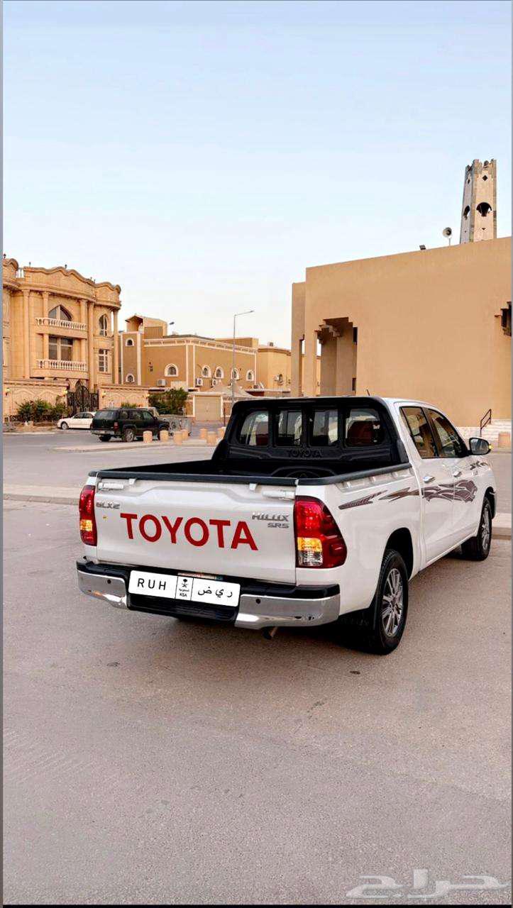 تويوتا هايلكس بنزين GLX2 2023 فل كامل ممشى جدا  قليل64452766285570111