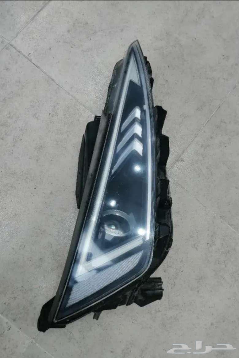 Hyundai Elantra Right Side Headlight 202064441800802561111