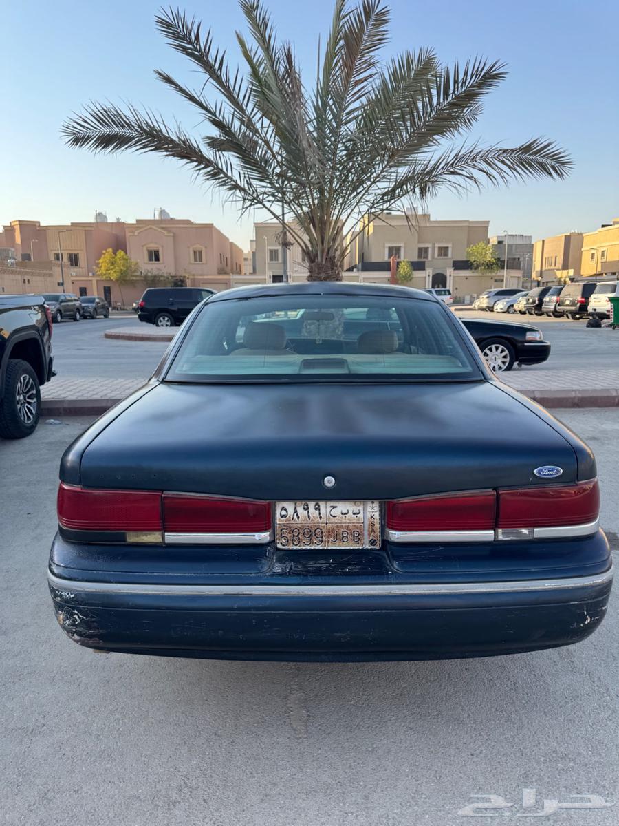 Ford Crown Victoria 97 model for sale64441622554625110