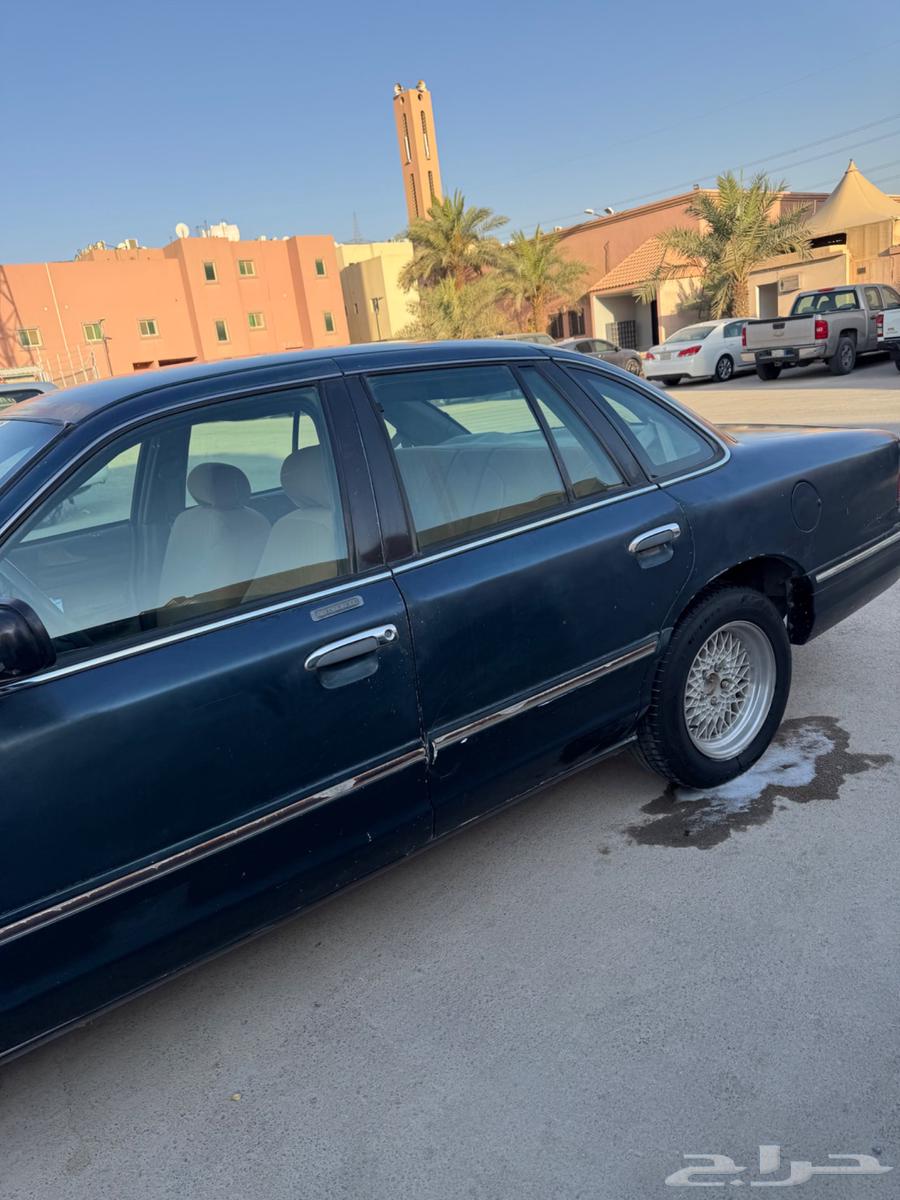 Ford Crown Victoria 97 model for sale64441622554625113