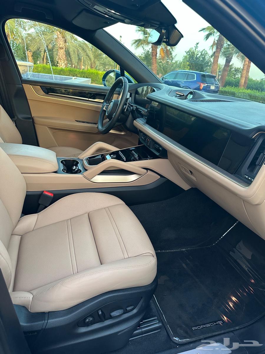 Porsche SUV for sale, almost new, at an attractive price64446390819969112