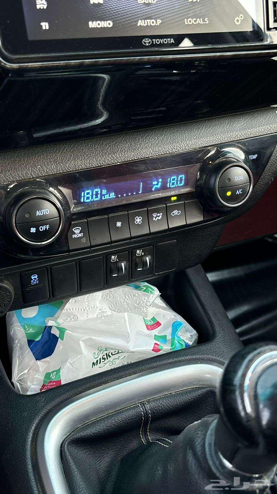 تويوتا هايلكس بنزين GLX2 2023 فل كامل ممشى جدا  قليل64452766285570113