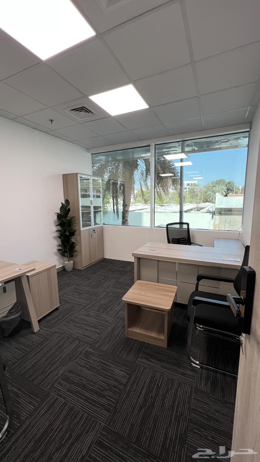 مكتب للإيجار