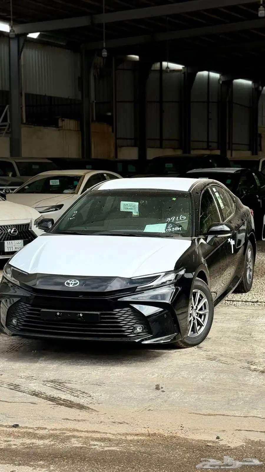 كامري 2025 E بنزين سعودي الون اسود64451015900803112