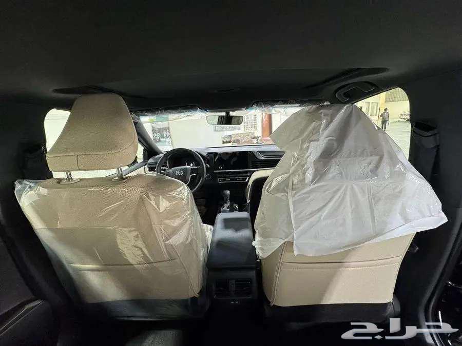 تويوتا كامري LEبنزين2025اسود اقوي العروض للكاش والبنوك64443398643585114