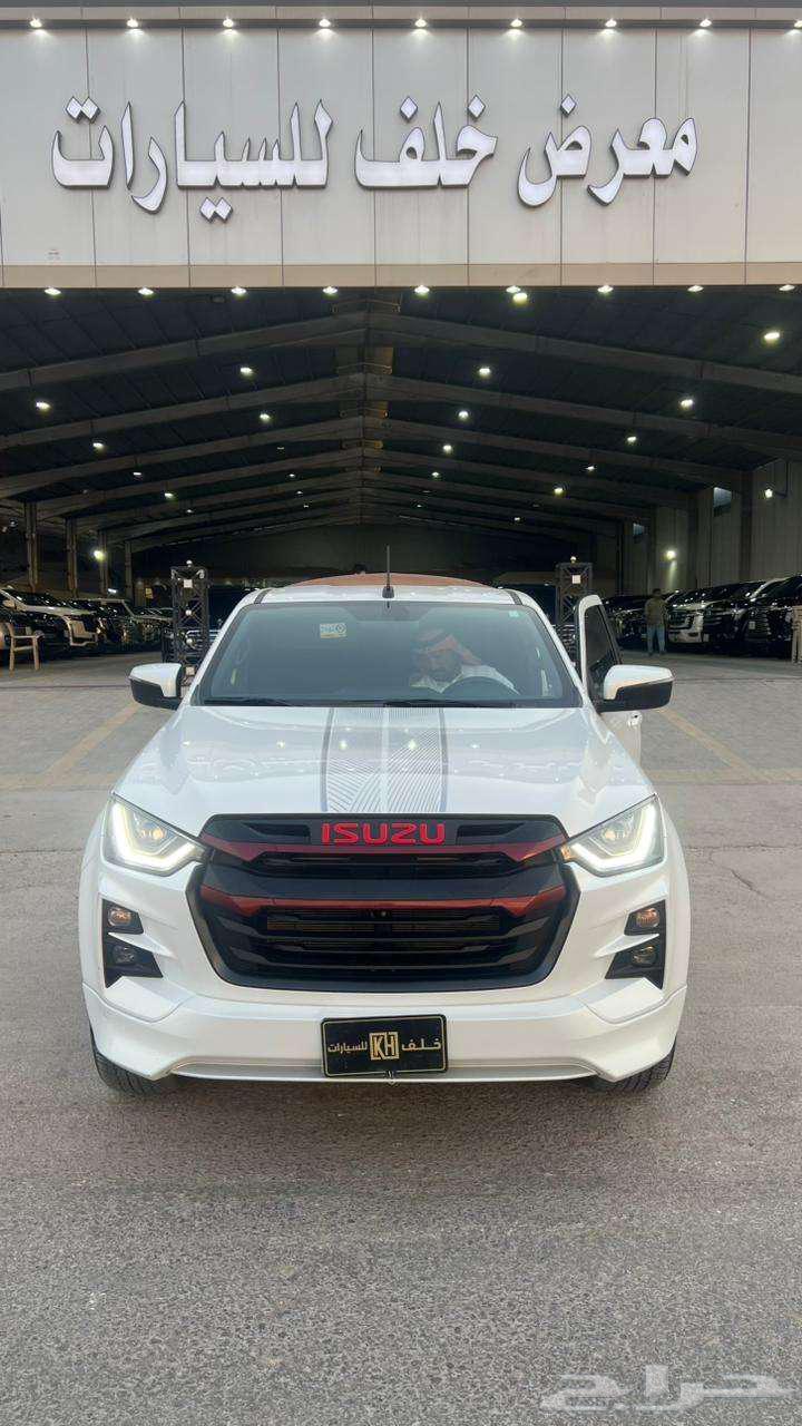 ايسوزو دي ماكس موديل 2023- معرض خلف للسيارات64454509312513110