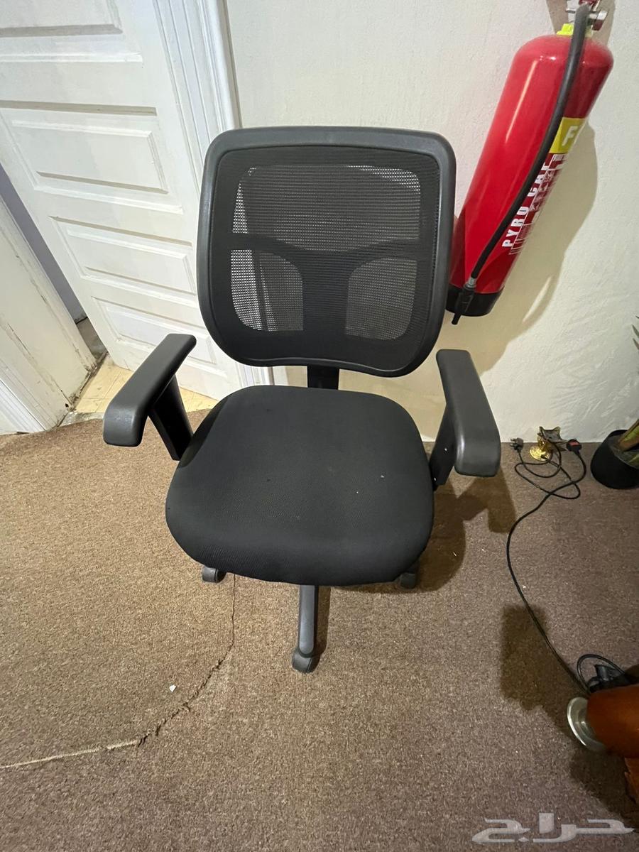 غسالة اتوماتيك سامسونج وشاشة تلفزيون واثاث مكتبي للبيع64214478056962112