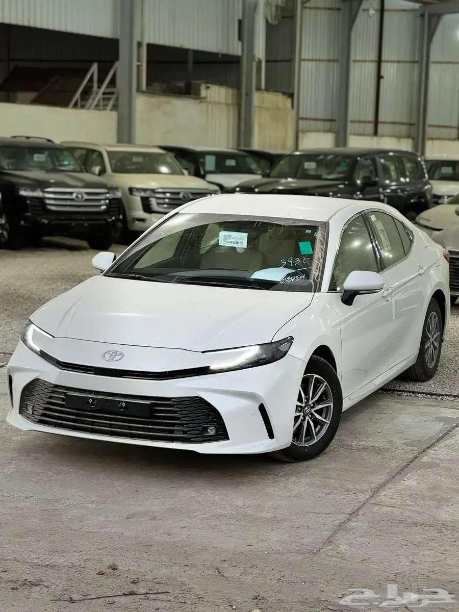 عرض خاص كامري 2025 E بنزين سعودي 111500 شامل64455796421123114