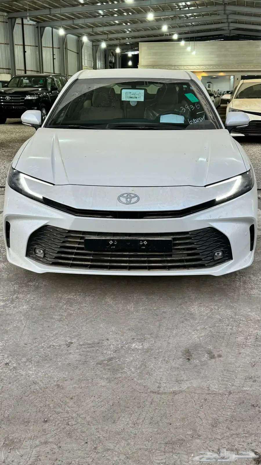 عرض خاص كامري 2025 E بنزين سعودي 111500 شامل64455796421123113