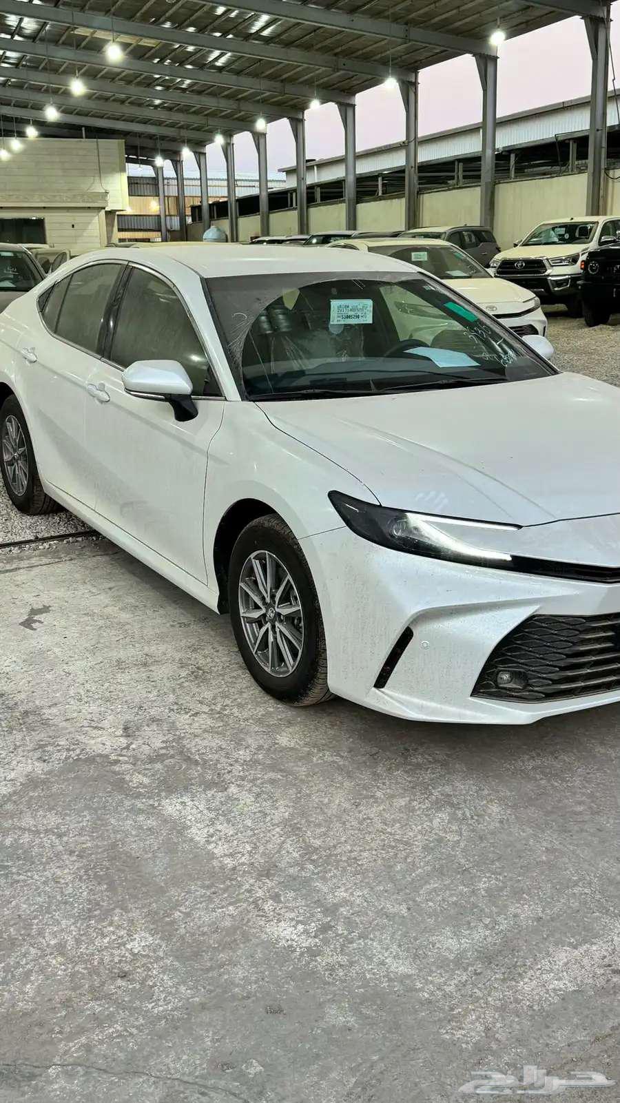 عرض خاص كامري 2025 E بنزين سعودي 111500 شامل64455796421123111