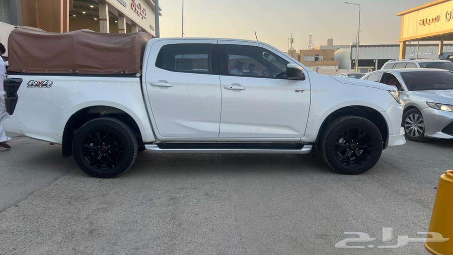 ايسوزو دي ماكس موديل 2023- معرض خلف للسيارات64454509312513113