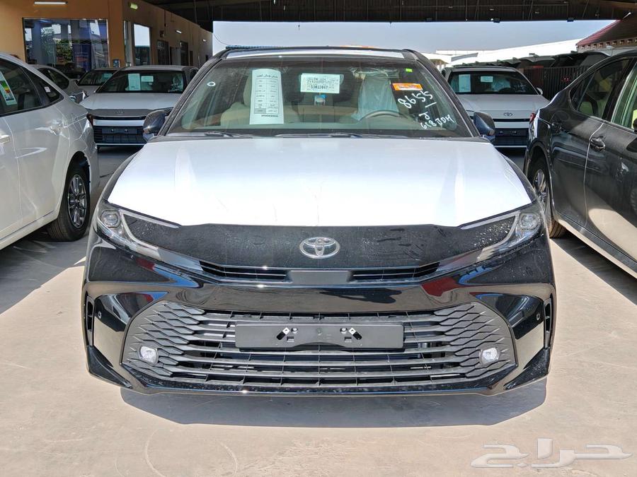 كامري E Plus بلس هايبرد 2025 اسود 117900 شامل الضريبة64454110010243110