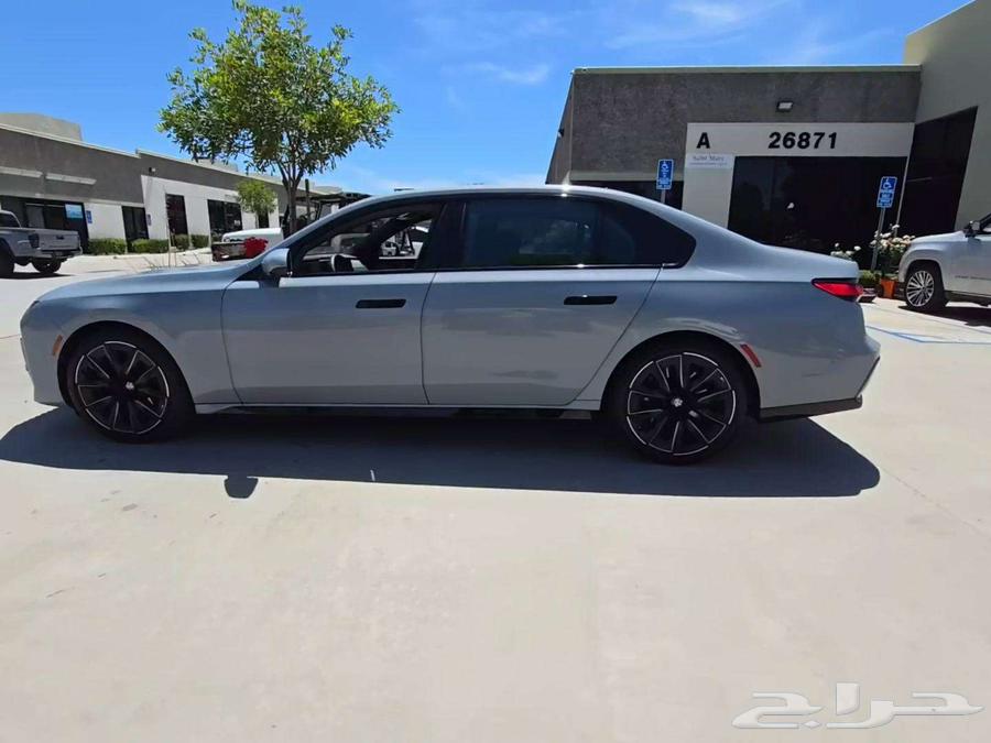 BMW 7 Series 740i 2023 Model63618059498755111