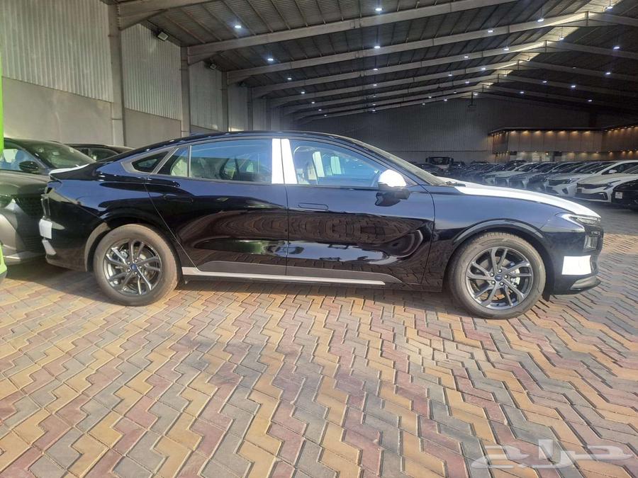 متوفر فورد تورس امبيانتي 2025 لون اسود عرض خاص64454660166530113