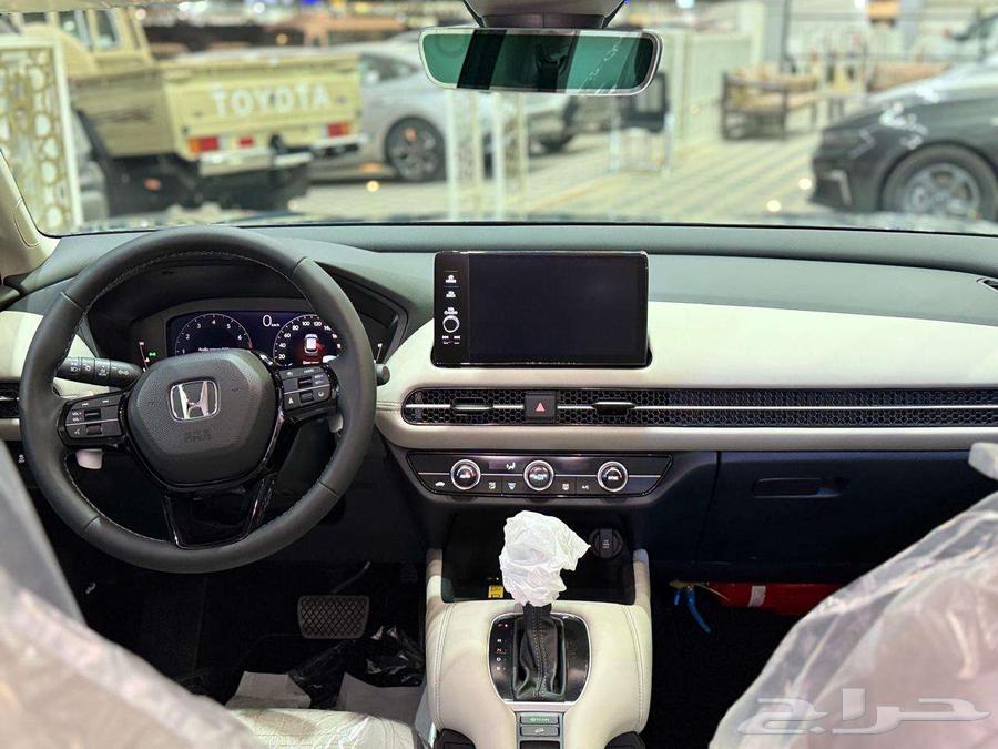 Honda ZR.V Standard 2024 Gulf Specifications with Lowest Installment64460229261699114