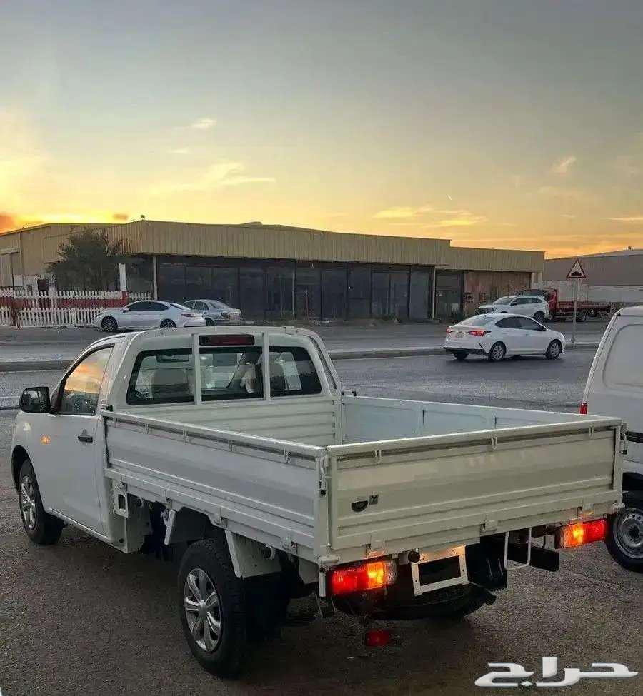 Isuzu Ghamara Sides 202564457733463554112