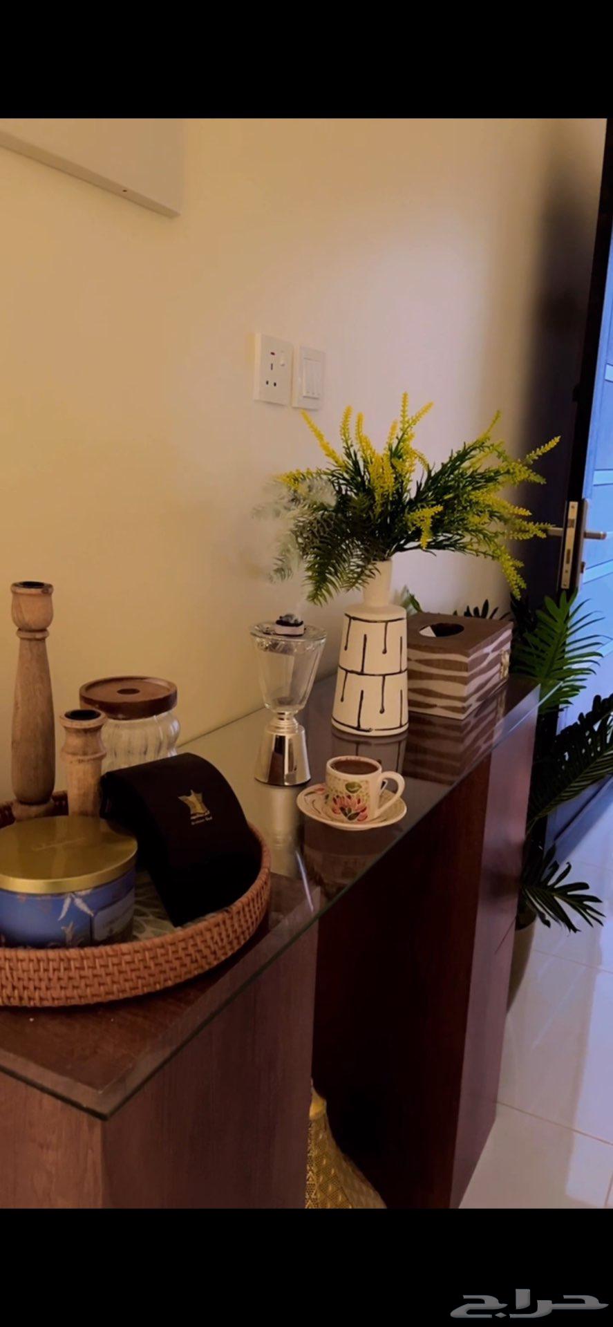 طاولة مدخل64330072689410110