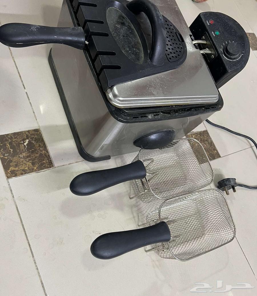 قلاية زيت كهربائية بحالة ممتازة مع الملحقات64328931294083110