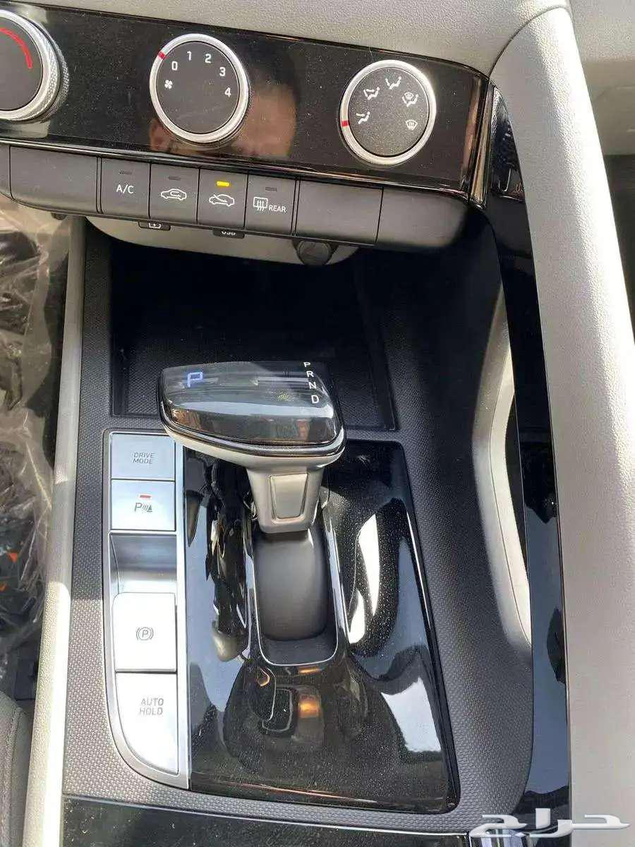 هيونداي إلنترا 2025 سمارت بلاس ابيض ( كاش وبنك )64467858089219113