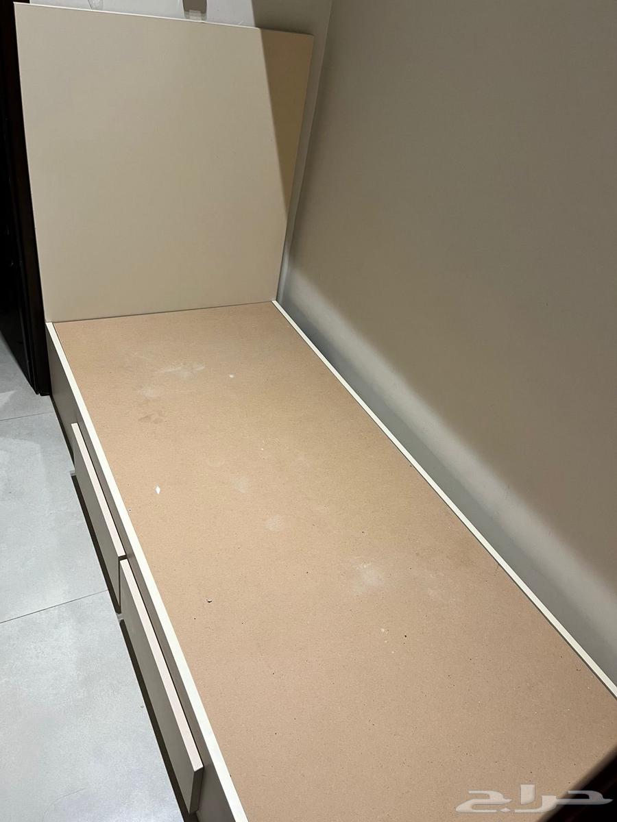 دولابين تخزين وسرير64338094167170111