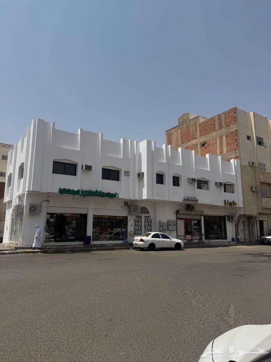 For sale commercial building on three streets, one million and 350 thousand net63613852123265113