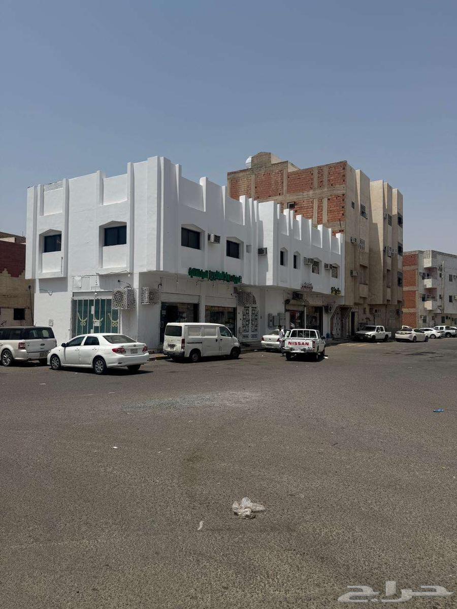 For sale commercial building on three streets, one million and 350 thousand net63613852123265111