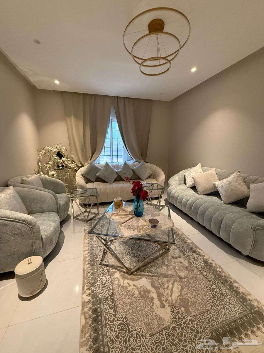 طقم كنب ناعم وشبه جديد للبيع ينبع64344525289217110