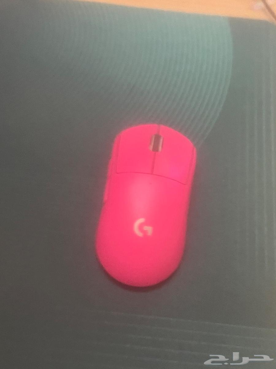 Logitech Superlight Mouse and BenQ 144 Screen64348187784449110