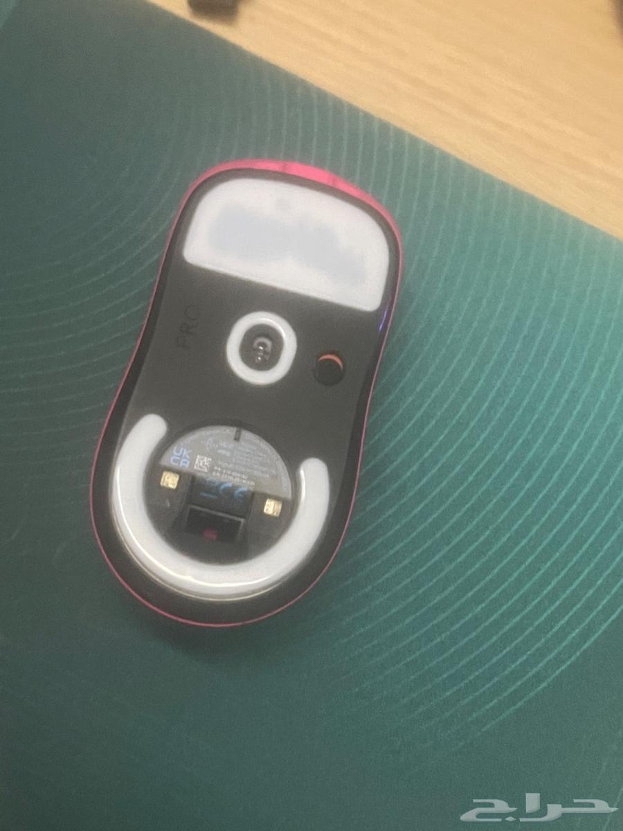 Logitech Superlight Mouse and BenQ 144 Screen64348187784449112