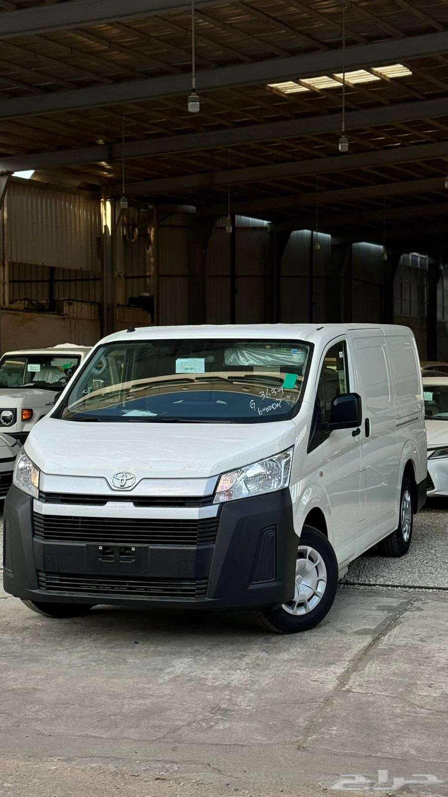 تويوتا باص بضاعة سقف منخفض ديزل وبنزين 2025 سعودي64483013921026110
