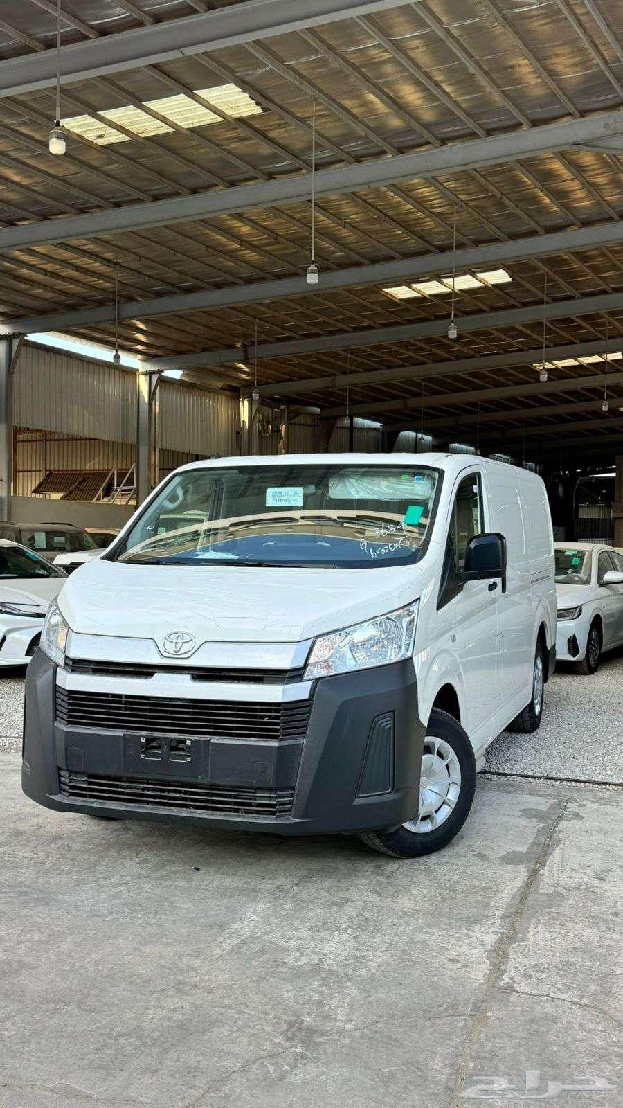 تويوتا باص بضاعة سقف منخفض ديزل وبنزين 2025 سعودي64483013921026113