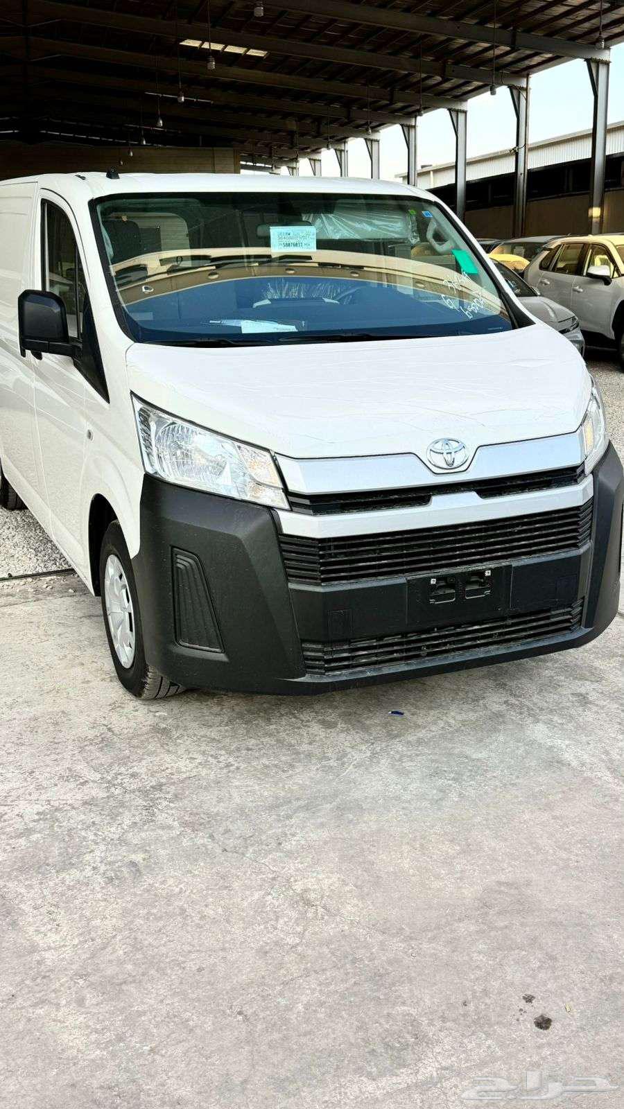 تويوتا باص بضاعة سقف منخفض ديزل وبنزين 2025 سعودي64483013921026114