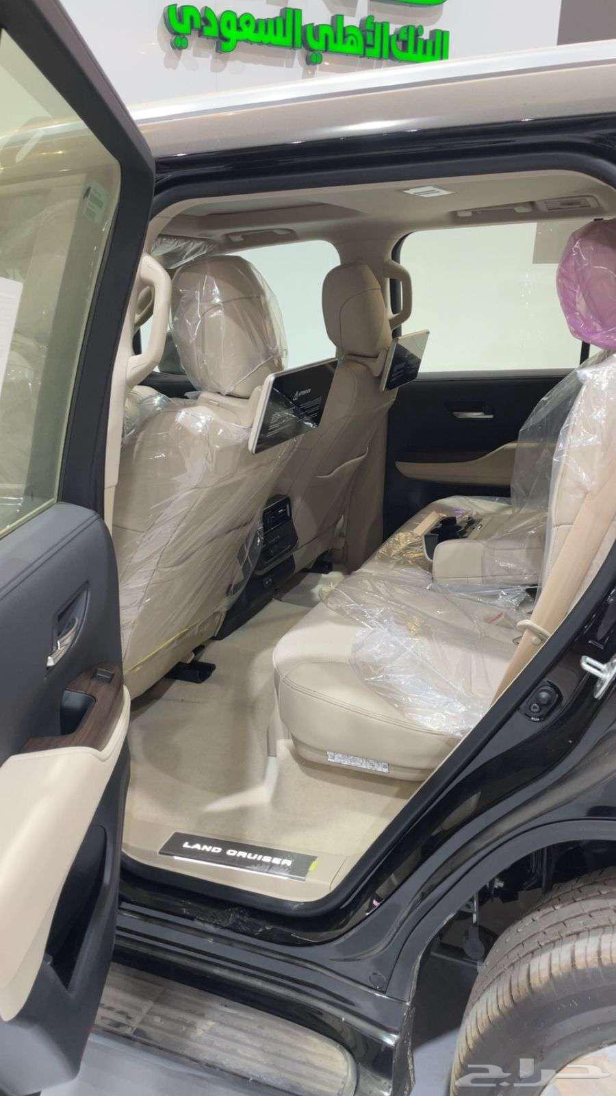 تويوتا لاندكروزرGXR L4 2025بنزين باقل سعرللكاش والاقصاد64490330896641114