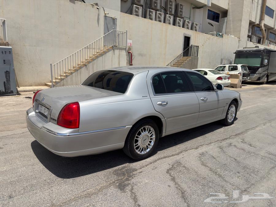 لنكولن تاون كار64484689835009113