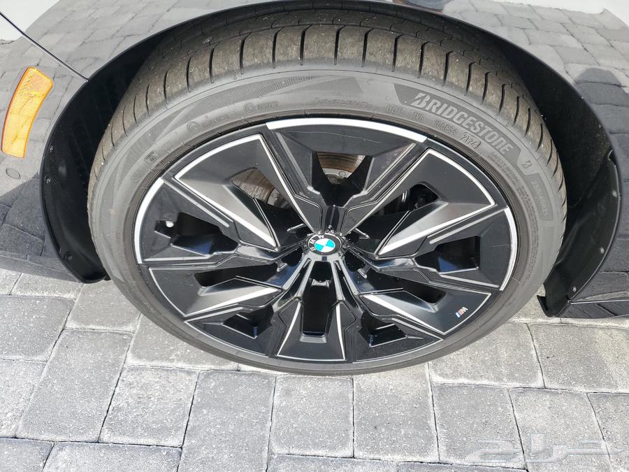 بي ام الفئة السابعة 740i 2024 بشاشات خلفية وسعر مغري64489516952321114