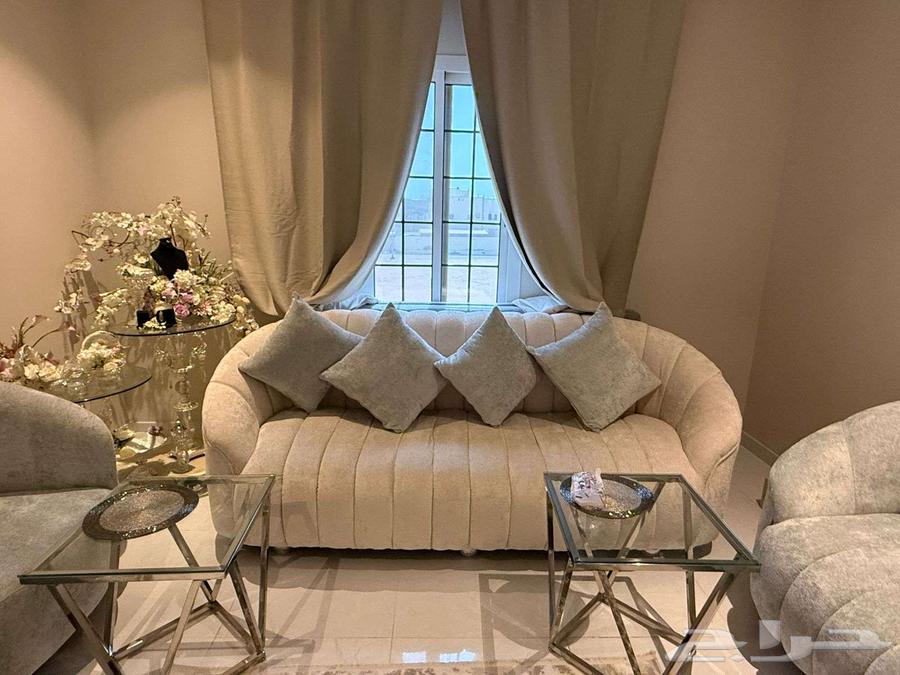 طقم كنب ناعم وشبه جديد للبيع ينبع64344525289217113