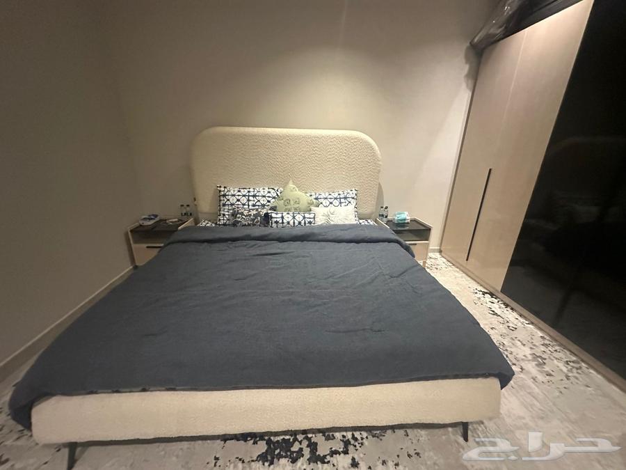 Complete bedroom, dining table with 10 chairs64347205681921112