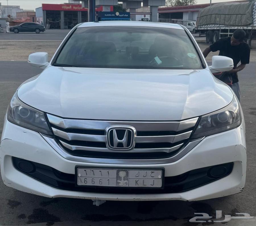 هوندا اكورد سبيشل ابيض 201664481750210305113