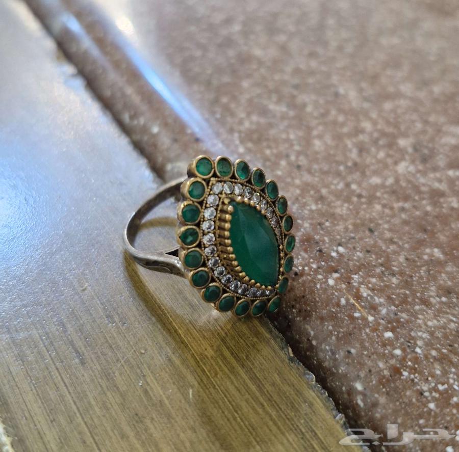 خاتم فضة ملكي فخم بحجر أخضر (شبيه الزمرد) - جديد64345611860099110