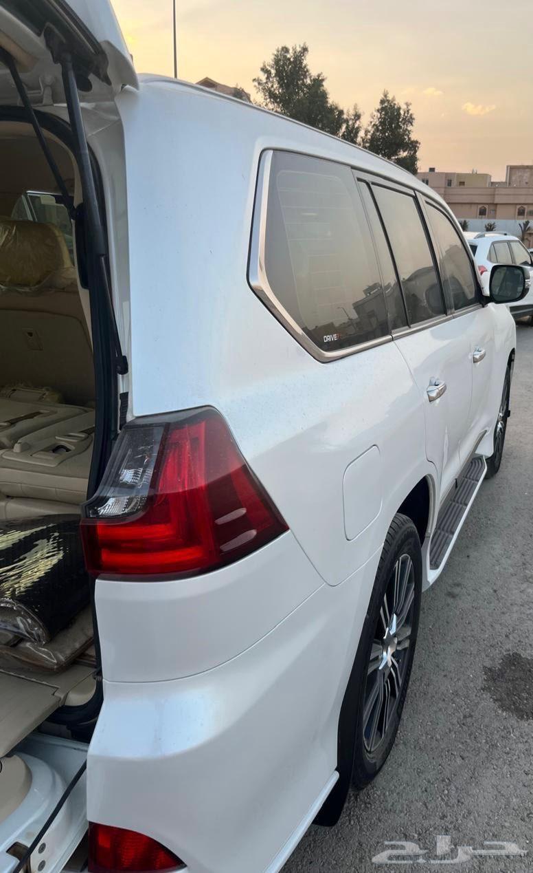 2018 Lexus SUV with 68,000 km on the odometer63618061552769113